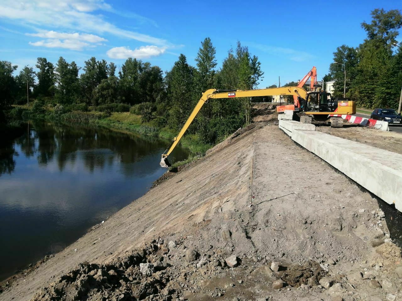 <span style="font-weight: bold;"> Длиннорукий экскаватор САТ Модель -320 DL</span>